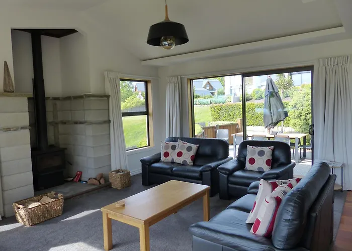 Acomo At Clutha - Stunning Views, Pool & Gym Access Holiday home Wanaka