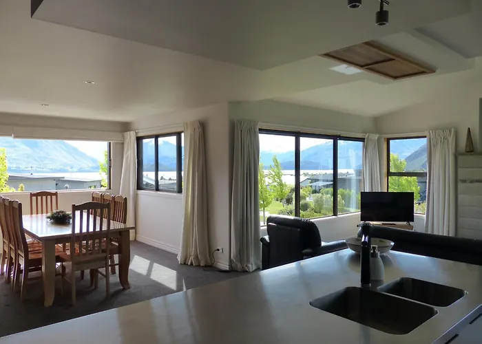 Acomo At Clutha - Stunning Views, Pool & Gym Access * Wanaka