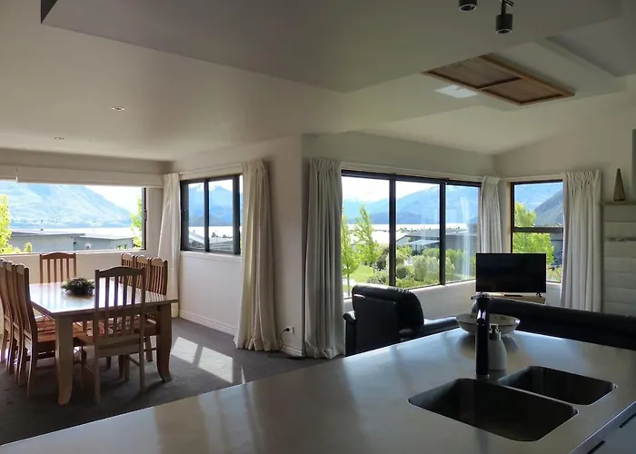 Acomo At Clutha - Stunning Views, Pool & Gym Access Wanaka