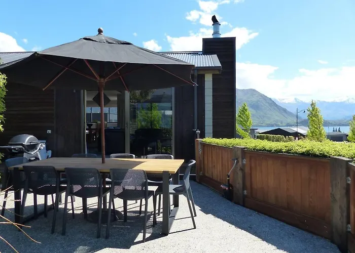 Holiday home Acomo At Clutha - Stunning Views, Pool & Gym Access *