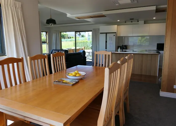 Acomo At Clutha - Stunning Views, Pool & Gym Access Holiday home Wanaka