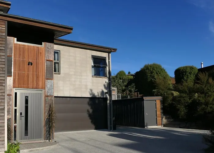 Holiday home Acomo At Clutha - Stunning Views, Pool & Gym Access Wanaka